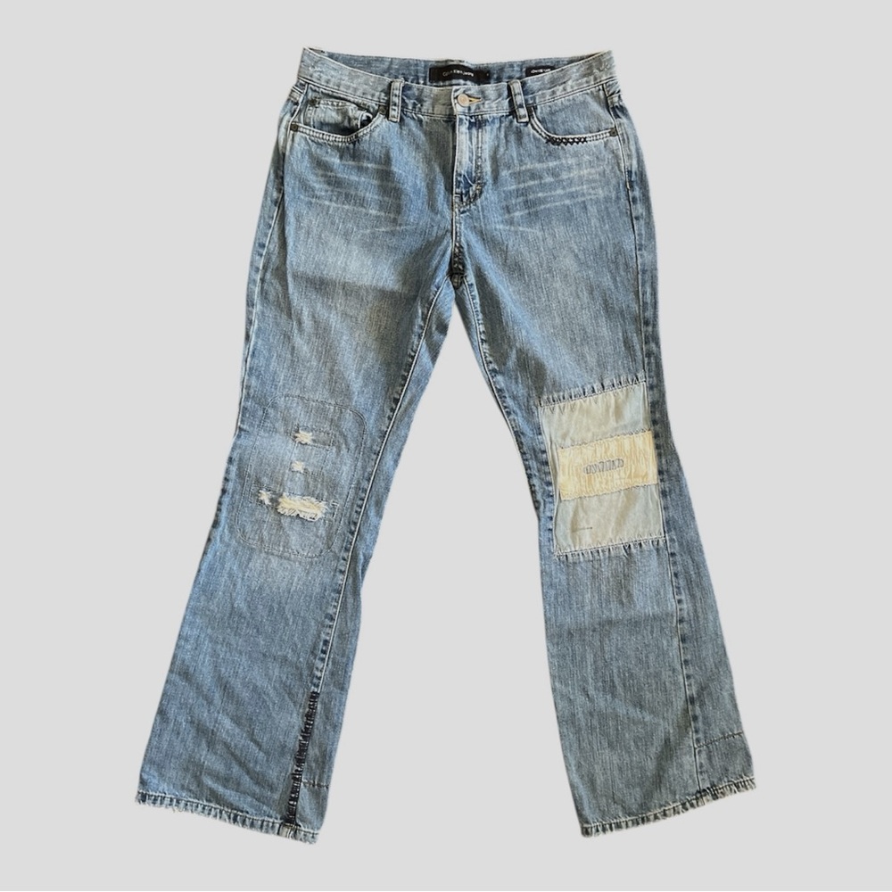 Calvin Klein Jeans Low Rise Flare Jeans Women’s Size 10 Light Wash Distressed